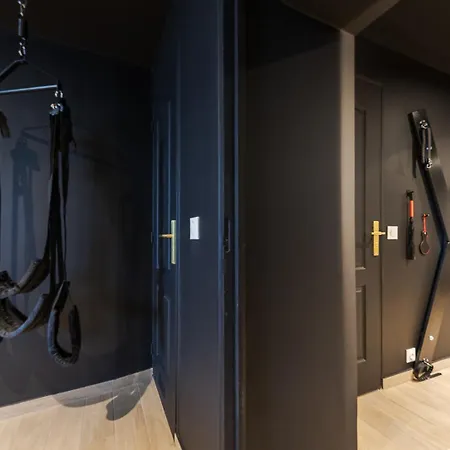 Secretblackroom *